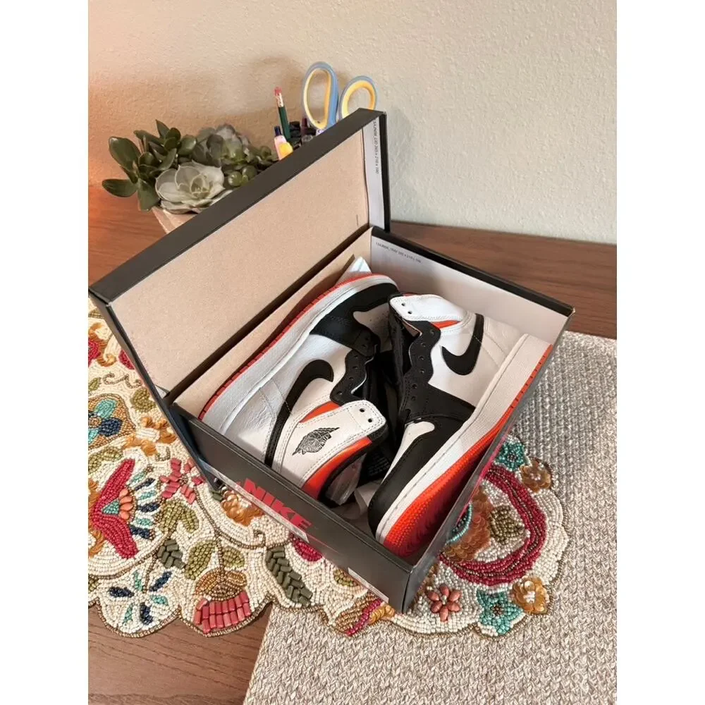 Jordan 1 Retro High OG GS Electro Orange White Black Starfish Desert 575441 180